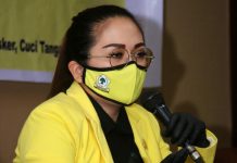 Reses di Kecamatan Makassar, Emak- Emak Minta Debbie Rusdin Perjuangkan Program Pemberdayaan Perempuan