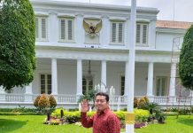 Adian Ajak Debat Terbuka ET, Fadly : Gak Level