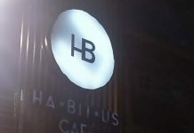 Karyawan Cafe Gunakan Baju Palu Arit, LMP Sulsel Grebek Cafe Habitus