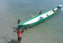 Hadapi Peringatan Cuaca Extrem Nelayan Lokal Selayar, Tarik Perahu ke Darat