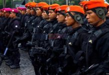 Pasukan Elit TNI-AU dan Polri, Bantu Korban Banjir Bandang Masamba