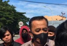 Di Demo KMS UNM, Ketua DPRD Sinjai Temui Pengunjuk Rasa