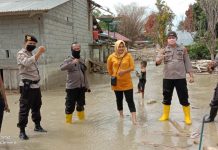 Polsek Masamba, Giat Gotong Royong Bantu Korban Banjir Bandang