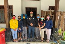 Aksi Spontan Satgas Covid-19 Tana Toraja Membantu Mahasiswa Akbid Sinar Kasih dari Papua