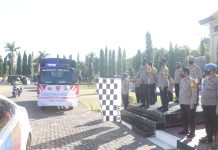 Memperingati HUT ke 75 Kemerdekaan RI, Polda Sulsel Beserta Jajaran Bagikan 10.324 Paket Sembako Kepada Masyarakat