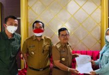 Beredar Foto Walikota Palopo Tidak Mengenakan Masker, Warga Net : Pemimpin Harus Memberi Contoh Yang Baik