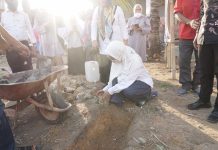 Di BTP, Melinda Aksa Letakan Batu Pertama Pembangunan Posyandu