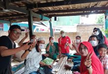 Tak Kenal Lelah Tim Pas’AppiNA, Terus Bergerak Telusuri Permukiman Warga Sosialisasi Appi-Rahman