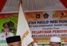 Dr. H. Abubakar Wasahua, M.H.Lantik Muslimin Bando Ketua IPHI Enrekang