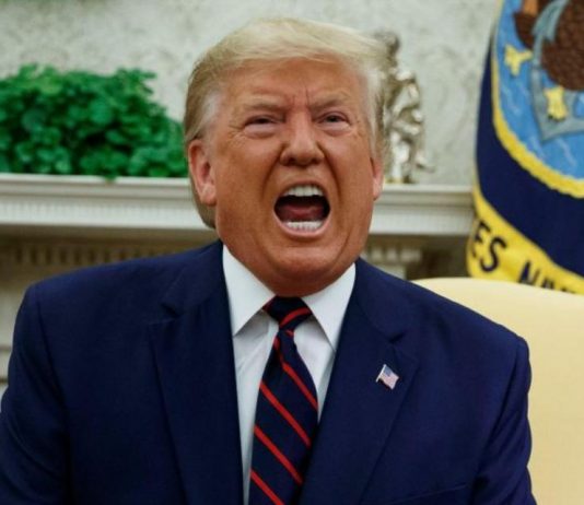 Di Gedung Putih, Trump bak Sirine Mobil Ambulans yang Meraung-raung