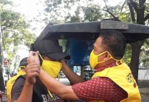 Golkar Makassar Berbagi Masker Gratis di Hari Pahlawan