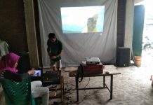 Warga Makassar Nobar Debat Kandidat, Menunggu Program Ekonomi Kerakyatan saat Debat Keempat Paslon