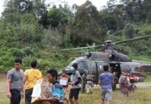 Gempa Sulbar, Skadron 6 Lanud Atang Senjaya Bogor, Distribusi Bantuan ke Desa Tapalang dan Taukong yang Terisolasi