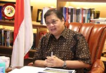 Airlangga Apresiasi Sumbangsih UGM dalam Penanggulangan Covid-19 melalui Penemuan Alat Kesehatan