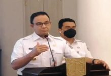 Kembali Beraktivitas, Anies Baswedan Perintah Kandinsos DKI Memeriksa Pengemis Temuan Risma Foto: Gubernur DKI Jakarta Anies Baswedan dan Wagub DKI Amad Riza Patria memberi penjelasan perihal diberlakukannya kembali PSBB seperti awal pandemi Covid-19