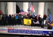 Pendukung Donald Trump Kibarkan Bendera Merah Putih di Depan Gedung Capitol Hill, ini Jawaban KBRI