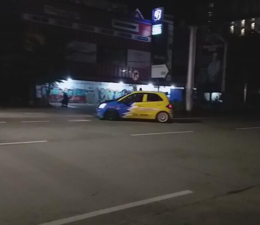 Video: Jalan Boulevard Panakukang Jadi Ajang Balap Mobil, Warga: Mereka Bergerombol Langgar Prokes