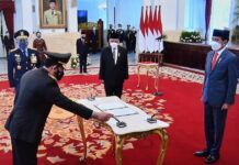 Presiden Lantik Komjen Polisi Listyo Sigit Prabowo sebagai Kapolri menggantikan Jenderal Polisi Idham Azis