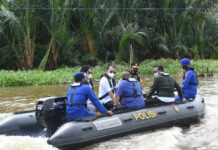 Kunjungi Kalsel Komisi III Beri Bantuan ke Korban Banjir