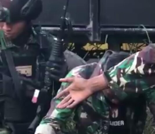 Video Detik-detik Anggota TNI Tertembak oleh KSB di Ilaga Papua