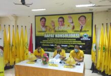 Irianto Ahmad Bacakan SK Pengurus Transisi Golkar Makassar Dirapat Pleno, Djuniar Arge Jabat Ketua Harian