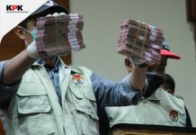 Fery Tandriady Jhon Theodore Andi Indar dan Kadis PUPR Bulukumba ikut di Periksa KPK