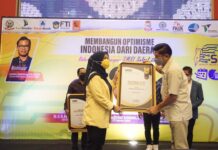 SMSI Beri Penghargaan Sosok Politisi Peduli Untuk Ketua DPRD SulSel
