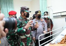Panglima TNI dan Kapolri Meninjau Lokasi Bom Bunuh diri di Makassar