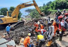 Team SAR Makassar Temukan 6 Jasad Korban Banjir Bandang NTT