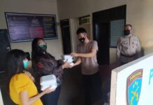 Jelang Berbuka Puasa, KBPP Polri Resor Makassar Berbagi Takjil