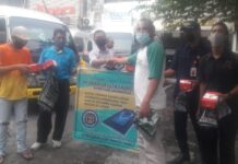 Di Depan Kantornya, Relawan Letho Berbagi Takjil Buka Puasa dan Alat Sholat