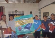 Di Bangka Belitung, Loyalis Erick Thohir Bagikan Sajadah di 7 Kabupaten Kota