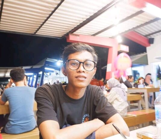 Mahasiswa Makassar Asal Bima Curhat di Facebook Mengenai Minimnya Fasilitas Pendidikan Yang Disediakan Pemda bagi Mahasiswa Rantau