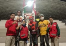 Pria Berkoustum Spiderman Black Tiba di Pangkep