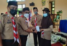 Kadis Pendidikan Sulsel, Beri Bantuan Handphone bagi Siswa Kurang Mampu di Kabupaten Bantaeng