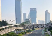 Soal Bendera Putih, Hingga Rocky Gerrung Sebut 2 Minggu Lagi