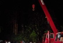 Jembatan Putus, Bupati Bulukumba Turunkan Alat Berat Miliknya, Bangun Jembatan Darurat