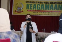 Bersama Warga Bontoala, Legislator Golkar Debbie Rusdin Sosialisasi Keagamaan