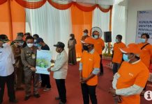 Mentan SYL, Serahkan Bantuan KUR ke Petani Serang Senilai Satu Milyar Rupiah
