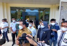 Plt Gubernur Sulsel Launching FIT, Dua Pasien Covid Langsung Masuk Asrama Haji Makassar