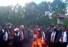 Video Viral Sejumlah Warga di Papua Bakar Masker, Bentuk Ketidak Percayaan adanya Vaksin dan COVID-19