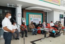 Yayasan Hadji Kalla Grup Serahkan Bantuan CSR ke Bupati Bulukumba