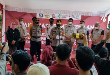 Kampus UNM Diserbu Mahasiswa dan Masyarakat untuk Divaksinasi COVID-19