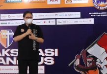 Ketum Partai Golkar Kunjungi Vaksinasi Masal di Jakarta Convention Center