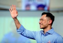 Video Call AHY ke Yusril Viral di Media Sosial