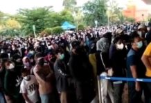 Viral Video Ratusan Warga Kota Prabumulih Antri untuk Mendapatkan Vaksinasi COVID-19