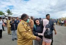 Ketahuan Pasok Miras, Bupati Nduga Giring Pemasok dan Penjual Kembali ke Bandara