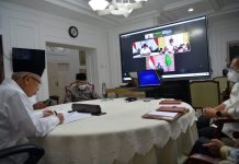 Wapres Hadiri Panen Perdana Kelapa Sawit serta Peninjauan Kegiatan Santripreneur