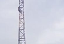 Video Viral Warga Bunuh Diri di Menara Seluler Sinjai