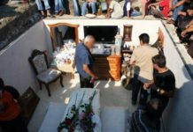 Kisah Tukang Kayu, Menemani Mayat Orang Kaya Selama 40 Hari